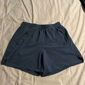 Men’s U/A gym shorts -Small